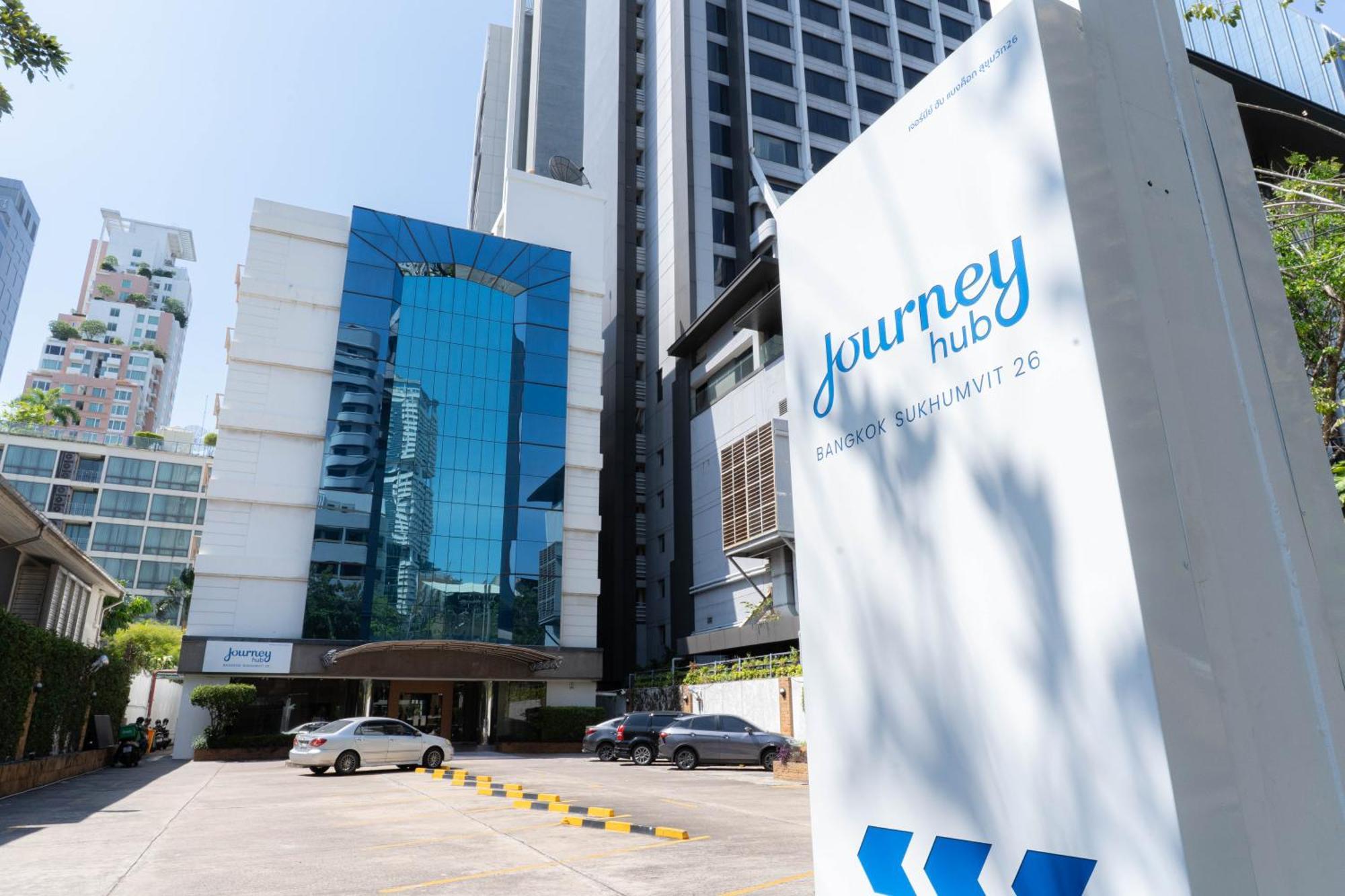 Journeyhub Sukhumvit 26, Bangkok - Formerly St James Hotel Екстер'єр фото